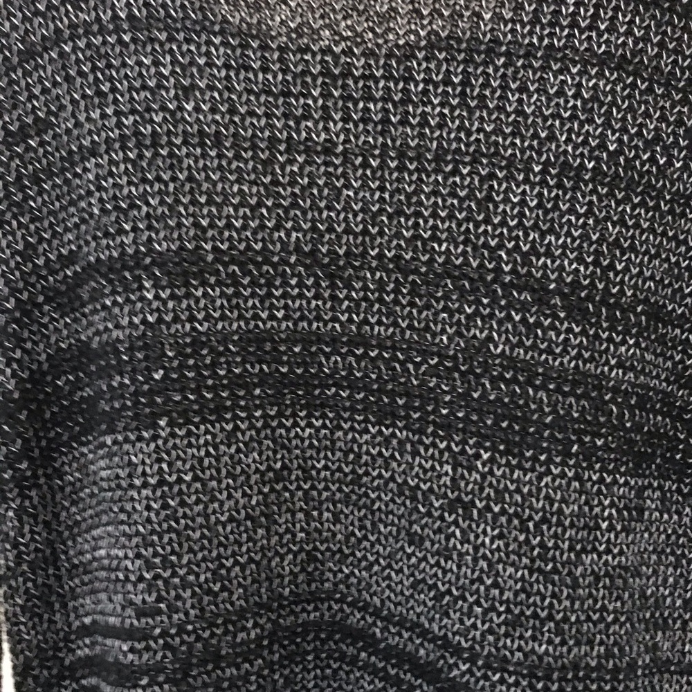 Distressed sweater - Picture 4 of 4
